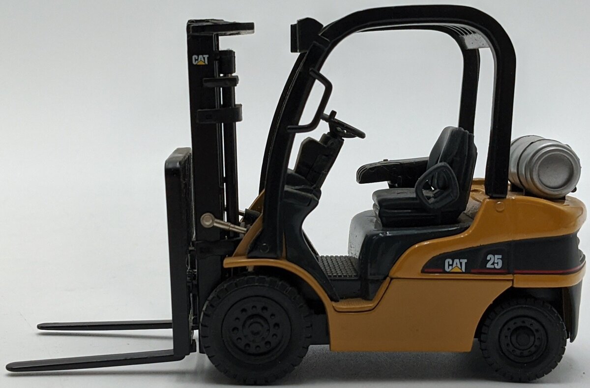 Norscot 55162 1:25 CAT GP25N Forklift Truck NIB