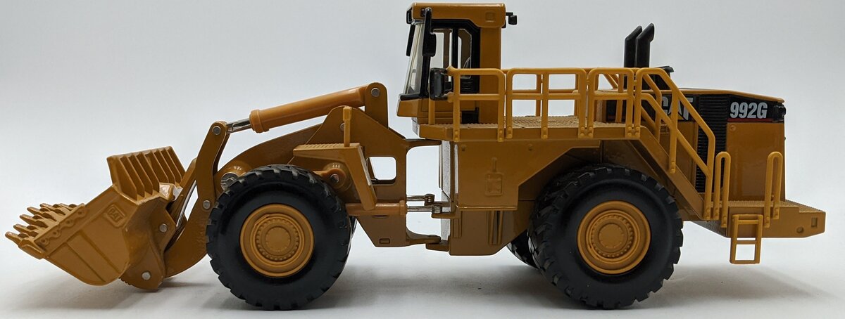 Norscot 55115 1:50 Caterpillar 992G Wheel Loader Diecast Metal Collectible NEW