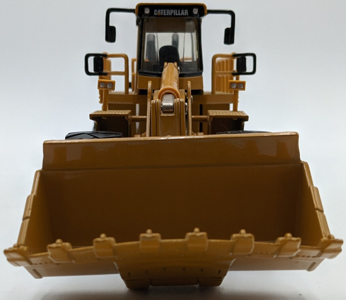 Norscot 55115 1:50 Caterpillar 992G Wheel Loader Diecast Metal Collectible NEW