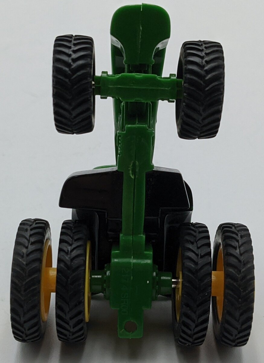 Ertl 2174SR00 John Deere 8520 Tractor NEW