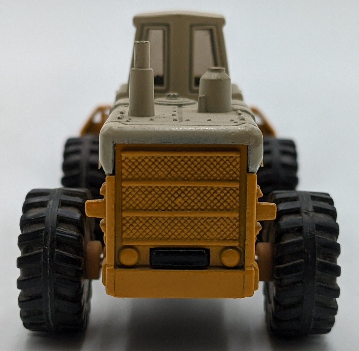 Ertl 1850 1:64 Wheel Loader 560 International Harvester Mighty Movers EX