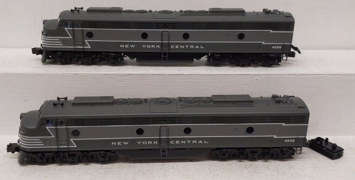 K-Line K28701S O Gauge New York Central E8 AA Diesel Locomotive Set #4046/4049 LN/Box