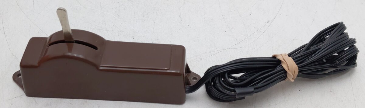 Lionel 6-65168 O27 42" Right Hand Remote Control Switch Turnout VG/Box