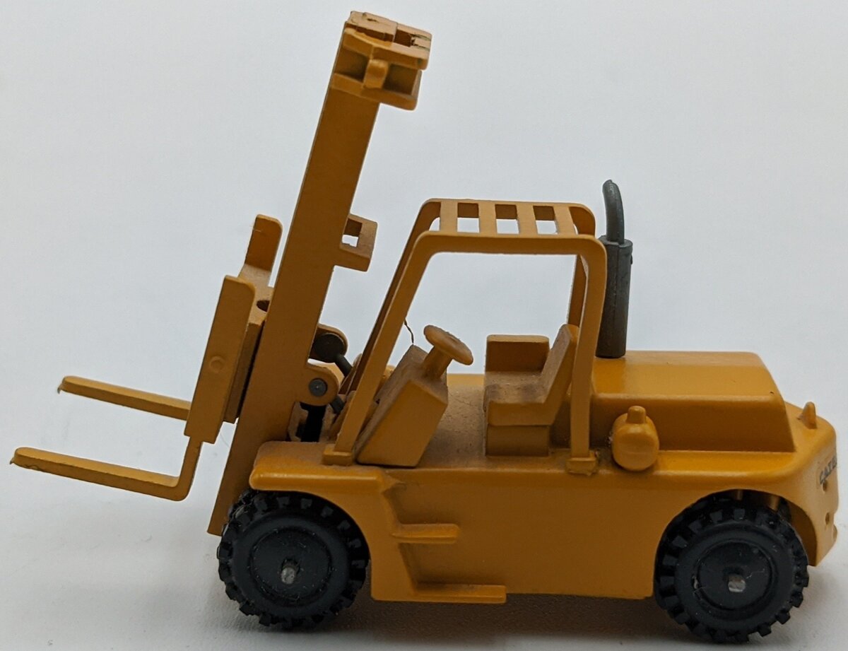 NZG 124 1:87 CAT B25 Lift Truck NEW
