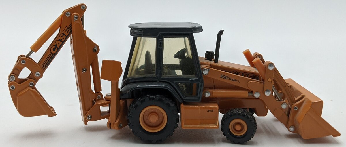 Ertl 2275G 1:50 Case 590 Super L Backhoe Loader NEW