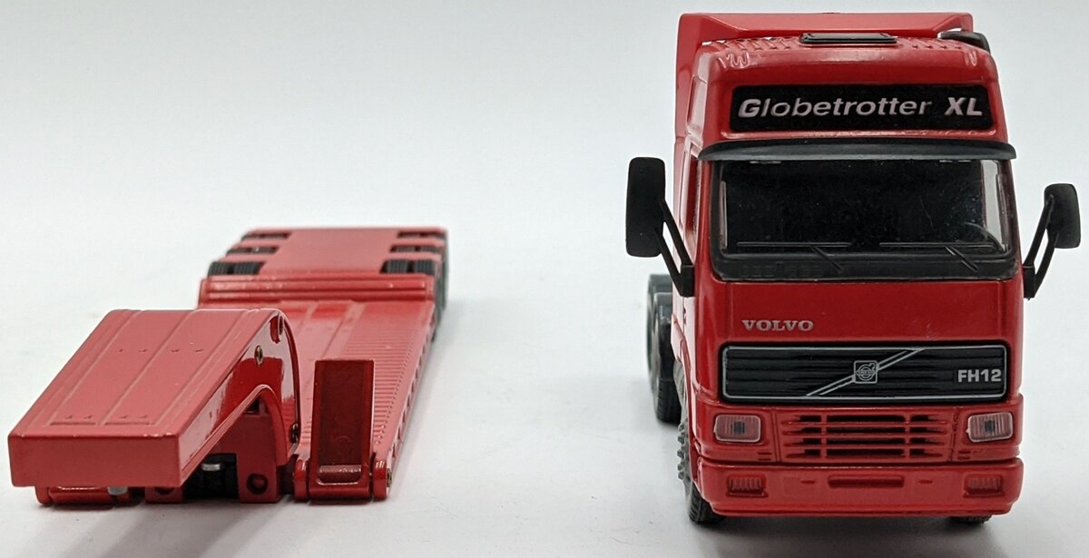 Joal 332 1:50 Scale Die-Cast Volvo FH16 Globetrotter XL Truck & Trailer