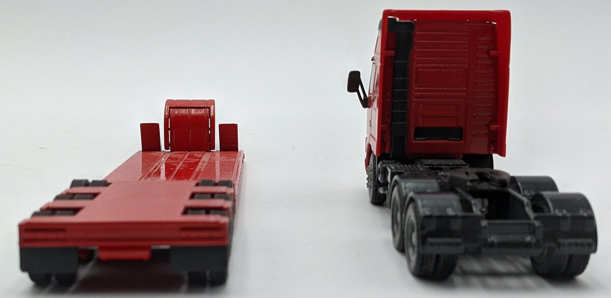 Joal 332 1:50 Scale Die-Cast Volvo FH16 Globetrotter XL Truck & Trailer