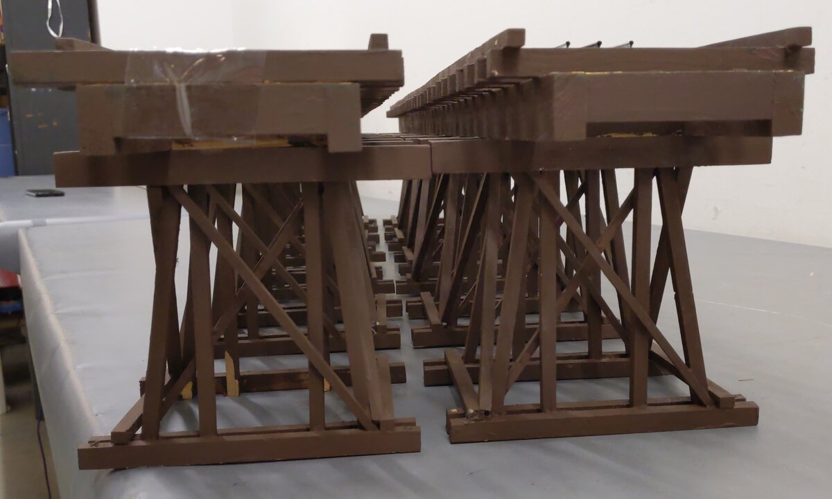 Wooden Trestle Bridge W/ Track [2] VG