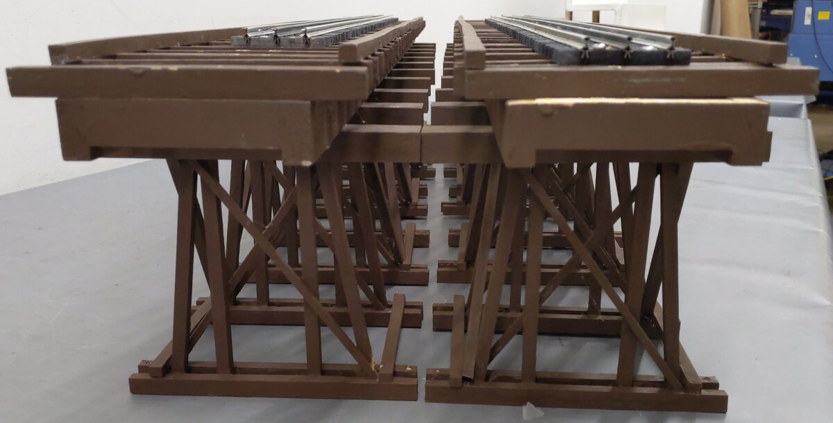Wooden Trestle Bridge W/ Track [2] VG
