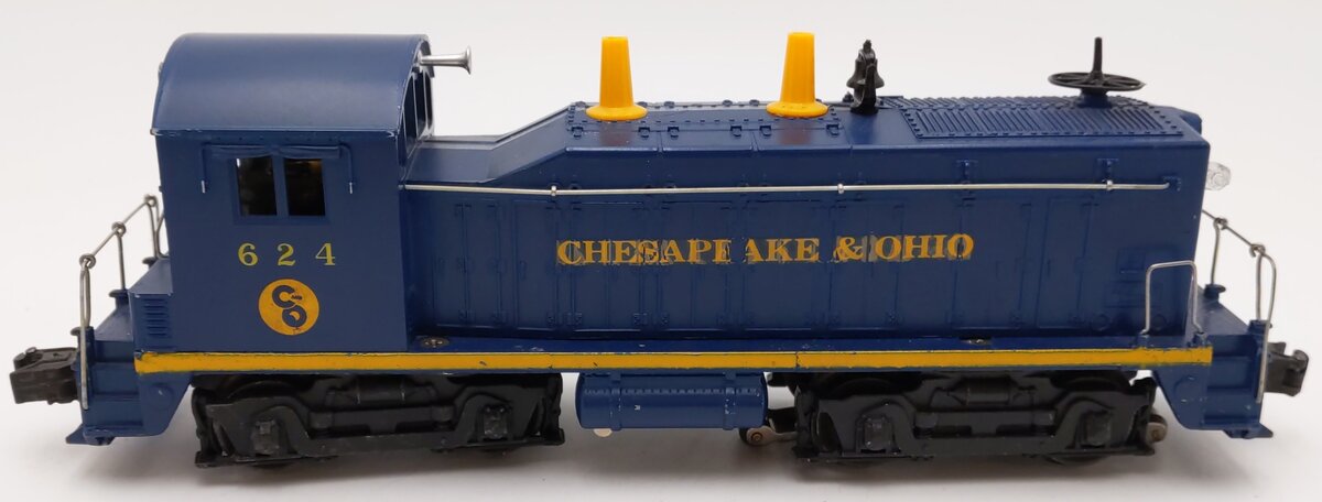 Lionel 624 Vintage O Chesapeake & Ohio NW-2 Powered Diesel Locomotive