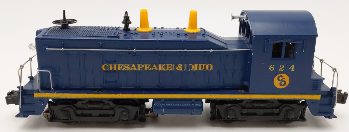 Lionel 624 Vintage O Chesapeake & Ohio NW-2 Powered Diesel Locomotive