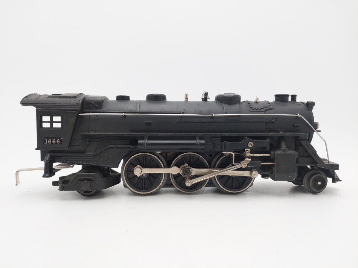 Lionel 1666 Vintage O 2-6-2 Diecast Steam Locomotive