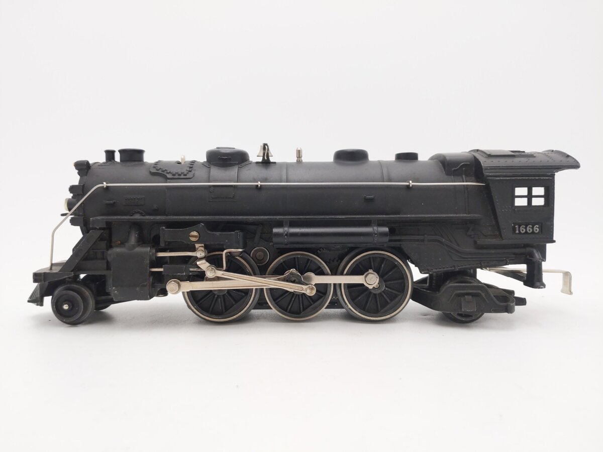 Lionel 1666 Vintage O 2-6-2 Diecast Steam Locomotive
