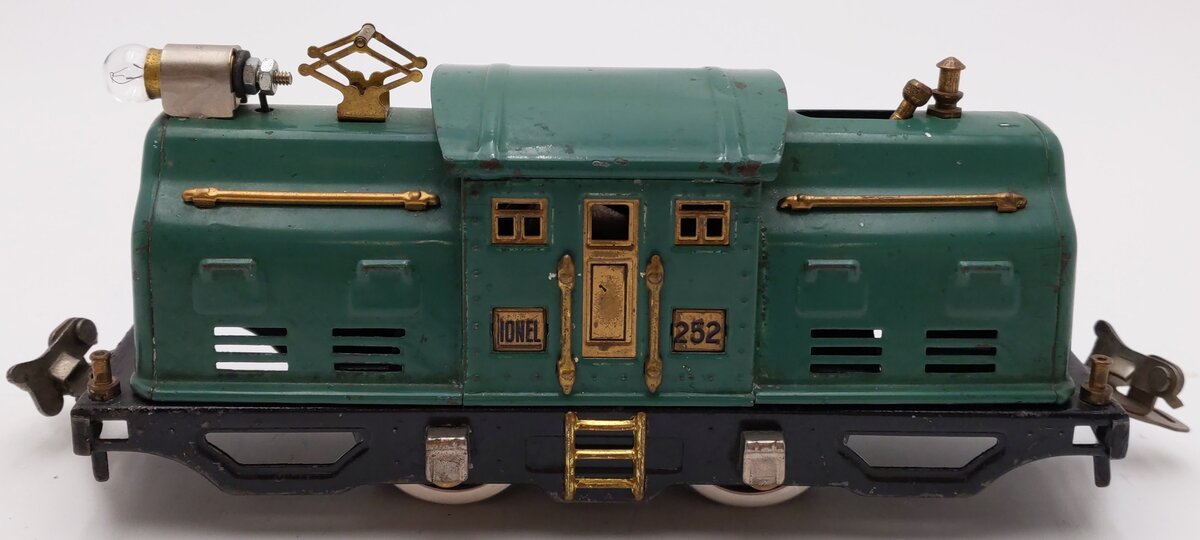 Lionel 252 Vintage O Prewar Peacock Tinplate Electric Locomotive VG