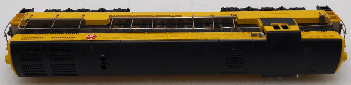 Lionel 2331 Vintage O Virginian FM Trainmaster Powered Diesel Loco - Blk Stripe EX