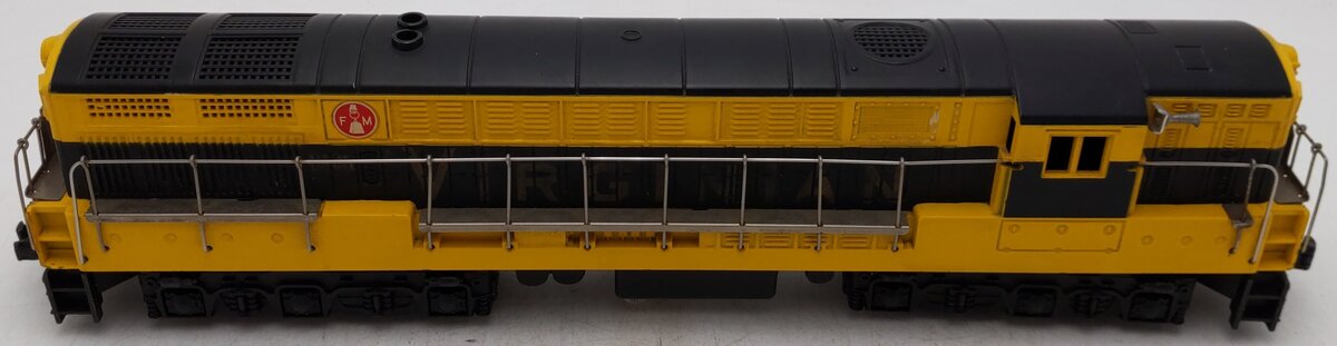 Lionel 2331 Vintage O Virginian FM Trainmaster Powered Diesel Loco - Blk Stripe EX