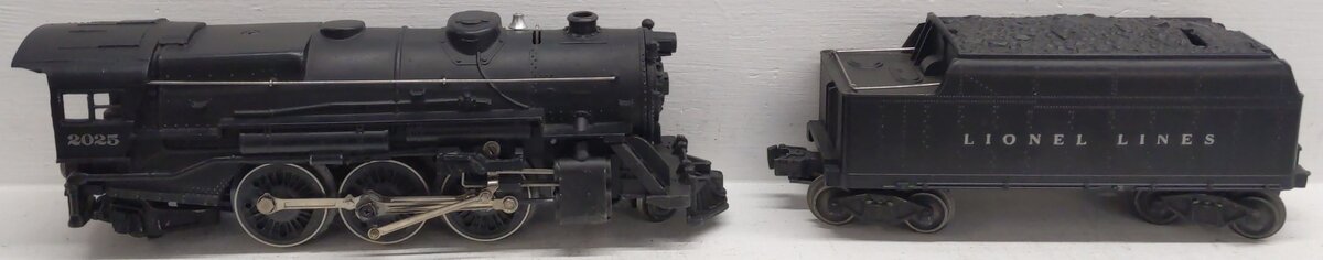 Lionel 2025 Vintage O 2-6-2 Diecast Steam Locomotive with 2466WX Tender VG