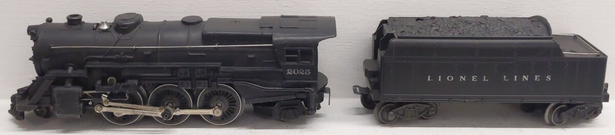 Lionel 2025 Vintage O 2-6-2 Diecast Steam Locomotive with 2466WX Tender VG