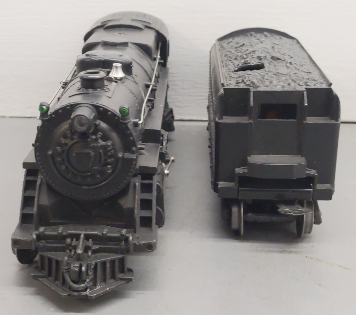 Lionel 2025 Vintage O 2-6-2 Diecast Steam Locomotive with 2466WX Tender VG