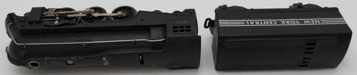 Lionel 221 Vintage O NYC Dreyfuss Black 2-6-4 Steam Locomotive & 221-T Tender
