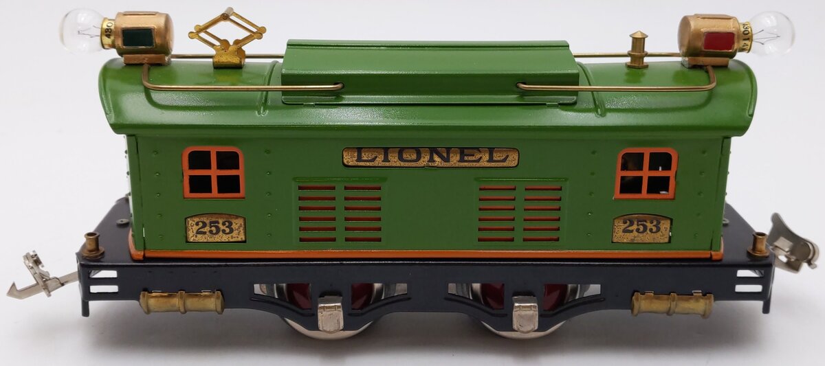 Lionel 253 Vintage O Prewar Green Tinplate Electric Locomotive