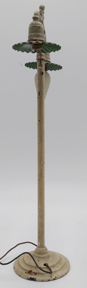 Ives 601 Standard Gauge Double Street Lamp Post VG