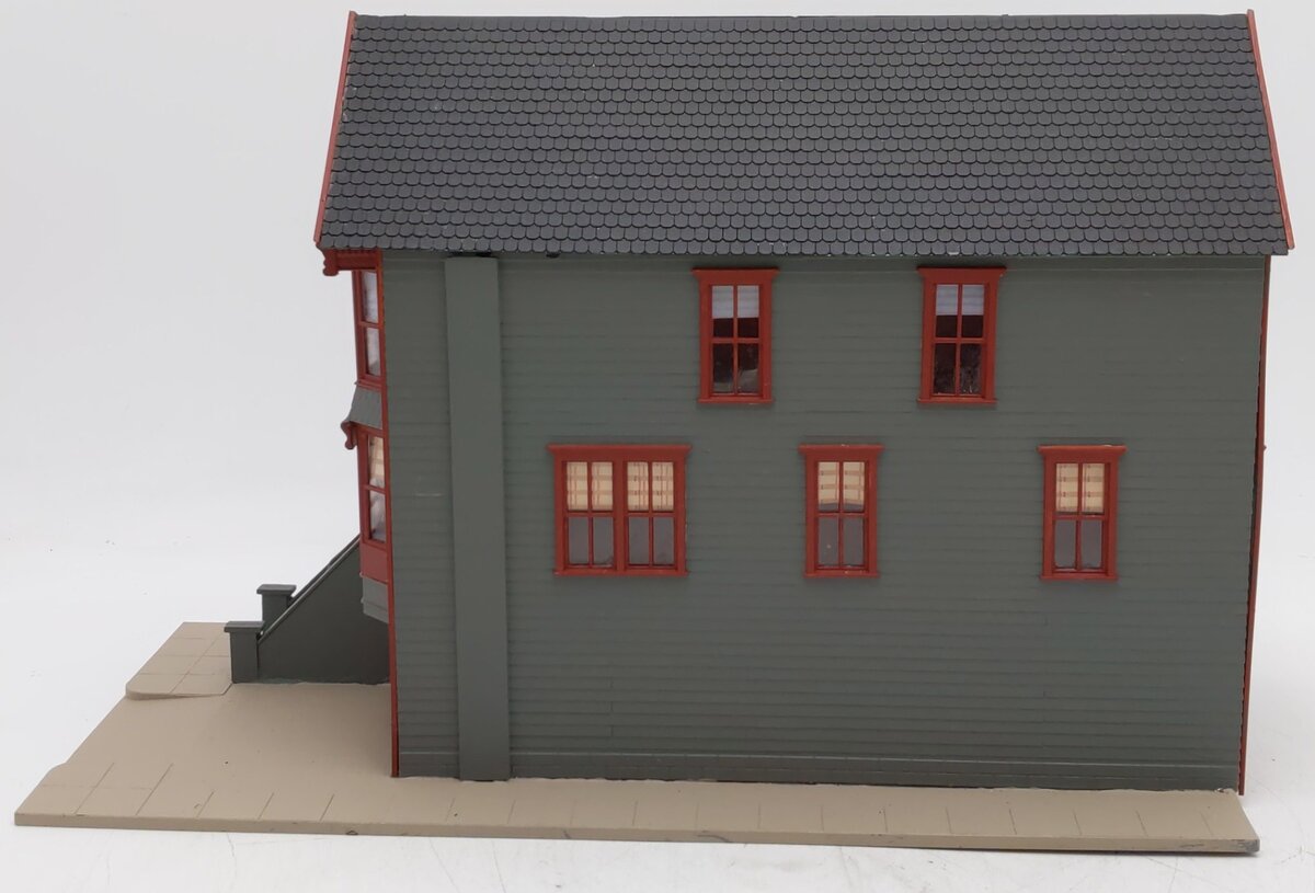 IHC 300-5 O Gauge Custom Victorian Style Gingerbread House Building EX