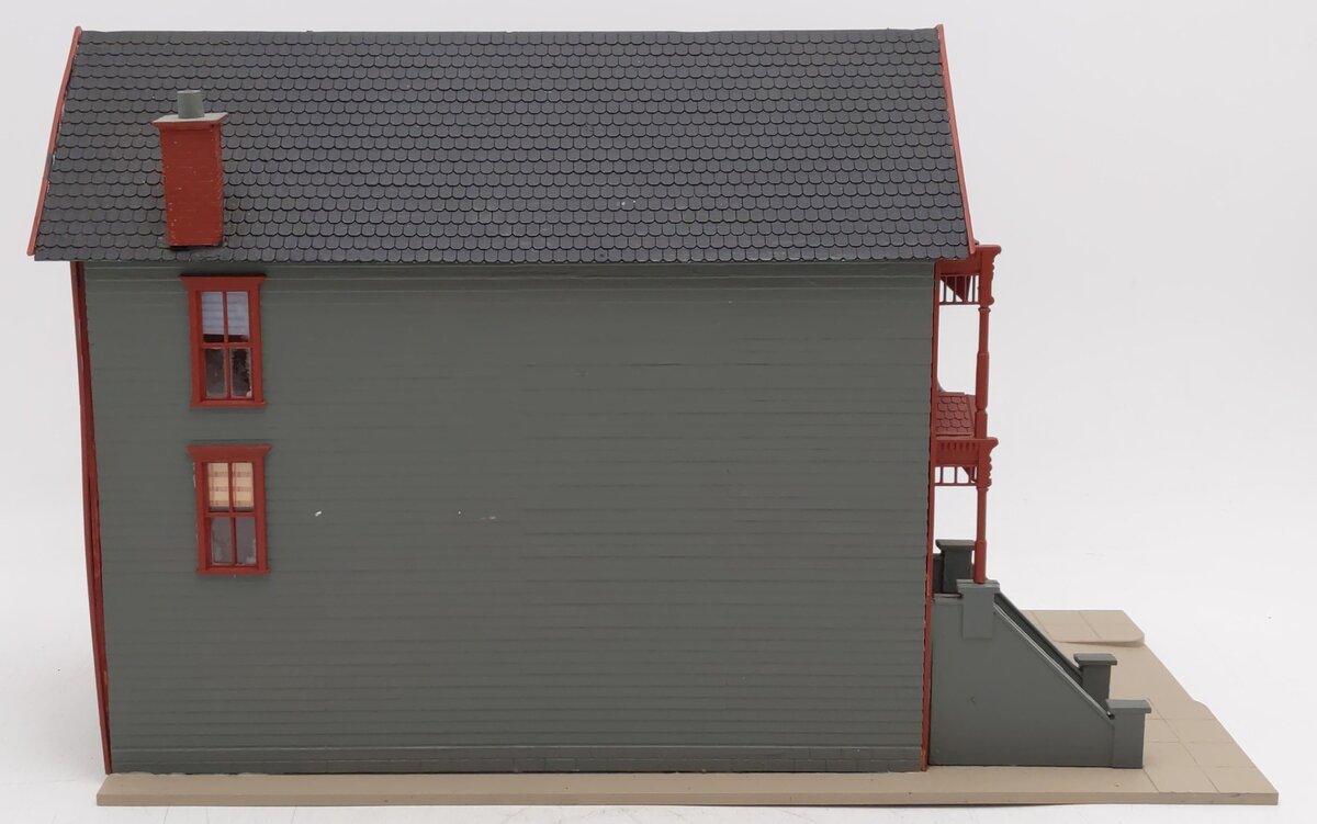 IHC 300-5 O Gauge Custom Victorian Style Gingerbread House Building EX