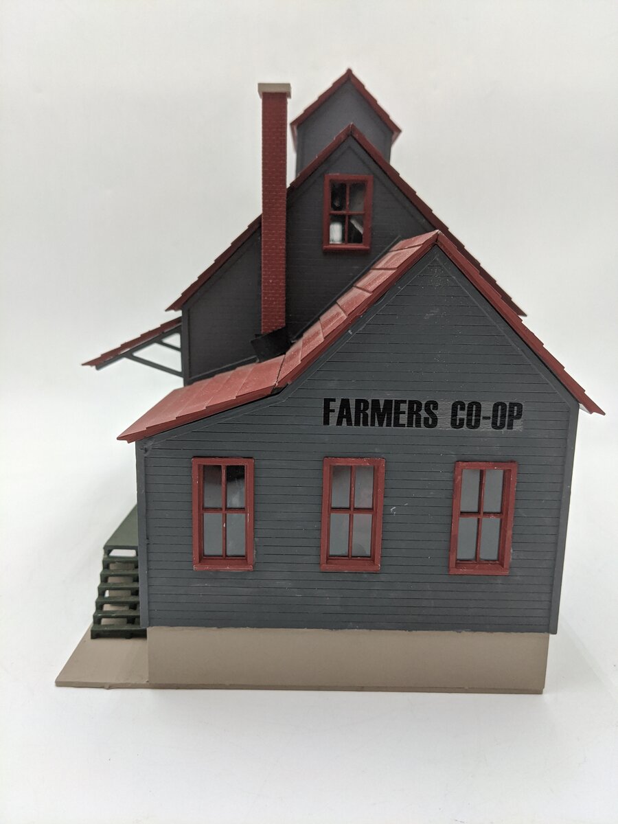 O Scale Sur-Sweet Feeds Farmer Co-Op Lighted Building-Custom