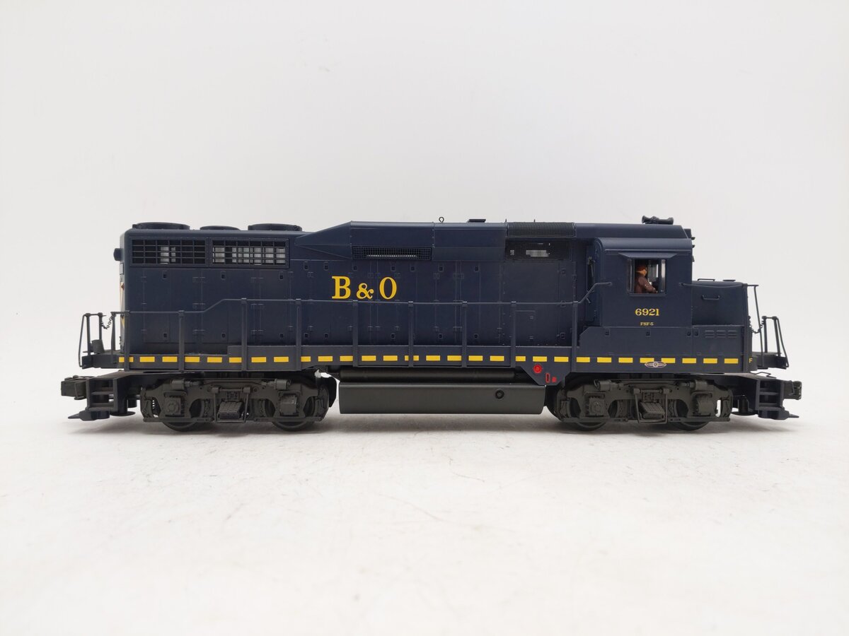 MTH 20-2609-3 O Gauge Baltimore & Ohio GP-30 Diesel Engine (Non-Powered) #6921 EX/Box