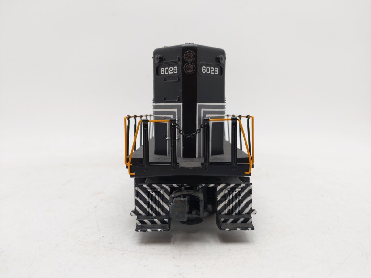 MTH 30-2316-3 New York Central GP-9 Non-Powered Diesel Engine #6029  EX/Box