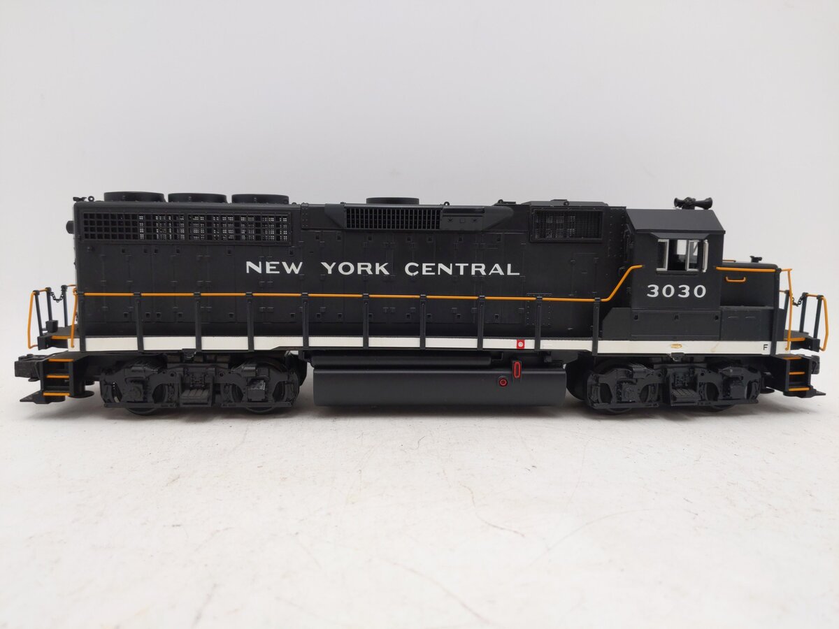 MTH 20-2371-3 New York Central GP-40 Non-Powered Diesel Engine #3030 EX/Box