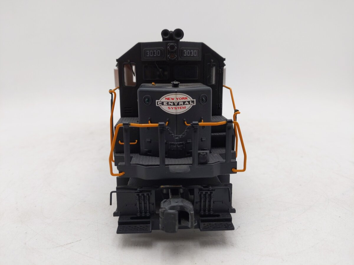 MTH 20-2371-3 New York Central GP-40 Non-Powered Diesel Engine #3030 EX/Box