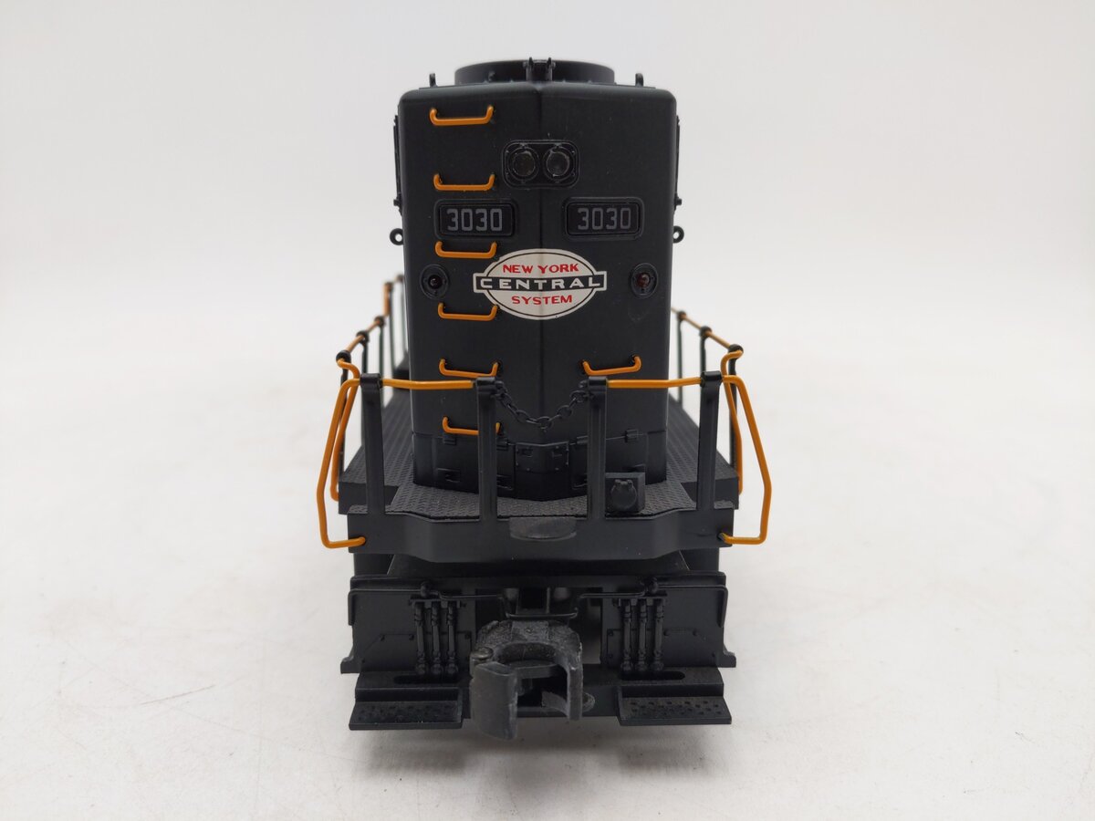 MTH 20-2371-3 New York Central GP-40 Non-Powered Diesel Engine #3030 EX/Box