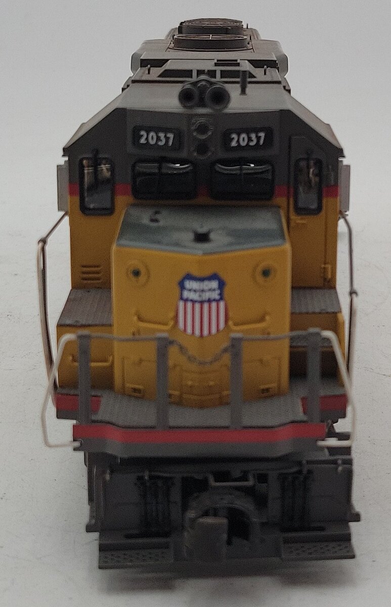 MTH 20-2534-3 O Weathered Union Pacific GP38-2 Non-Powered Diesel Engine #2037/Box