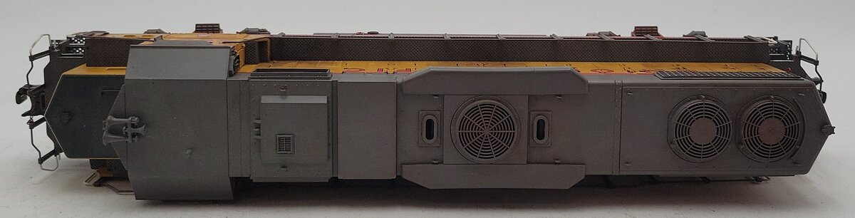 MTH 20-2534-3 O Weathered Union Pacific GP38-2 Non-Powered Diesel Engine #2037/Box