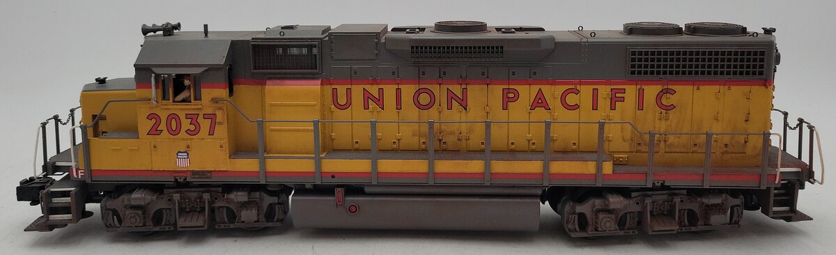 MTH 20-2534-3 O Weathered Union Pacific GP38-2 Non-Powered Diesel Engine #2037/Box