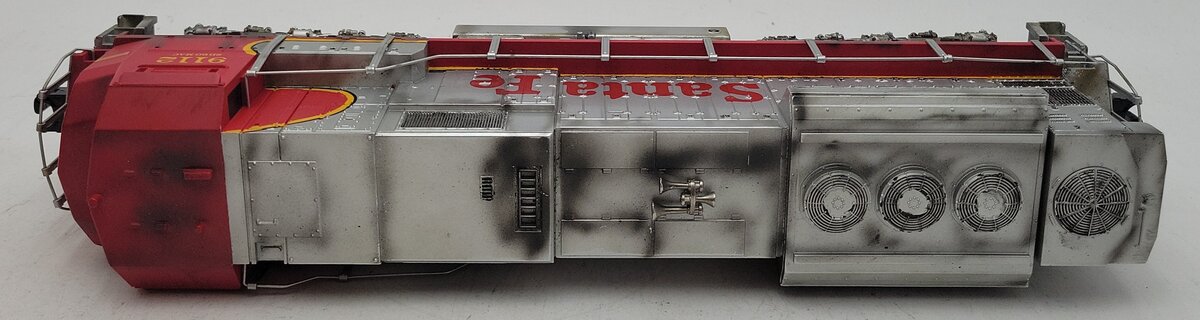 MTH 30-2281-1 O Scale Weathered ATSF SD90-MAC SF Diesel Engine w/PS2 #9112/Box
