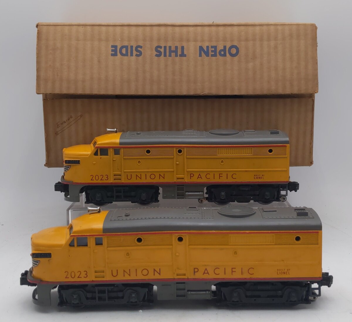 Lionel 2023 Vintage O Union Pacific Alco AA Diesel Locomotive Set EX/Box
