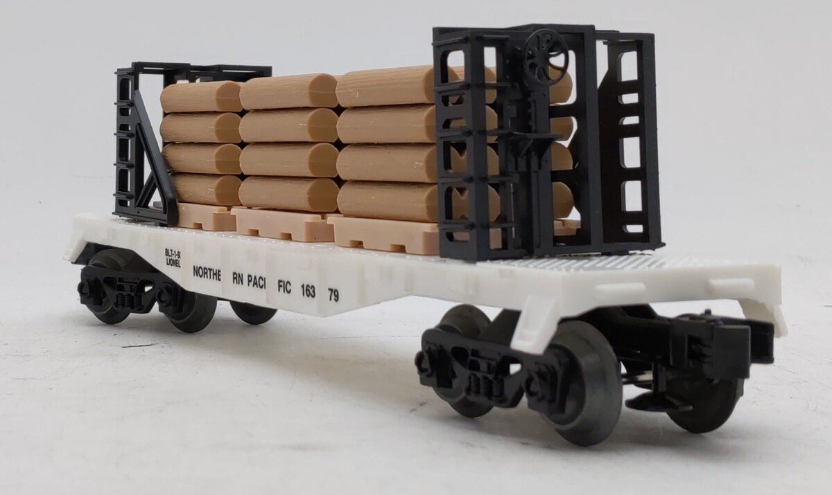 Lionel 6-16379 O Gauge Northern Pacific Flatcar w/ Wood Load NIB