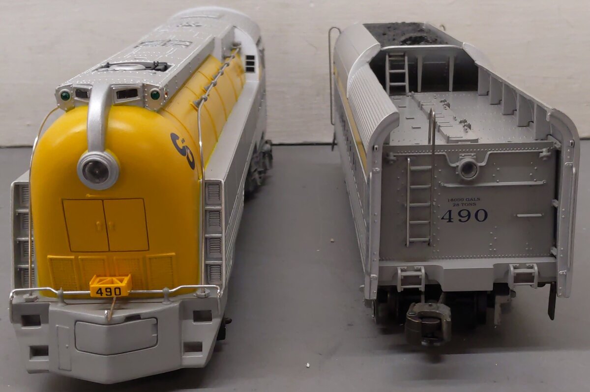 Lionel 6-18043 O Chesapeake & Ohio Streamlined Hudson & Tender #490 with RSII EX/Box