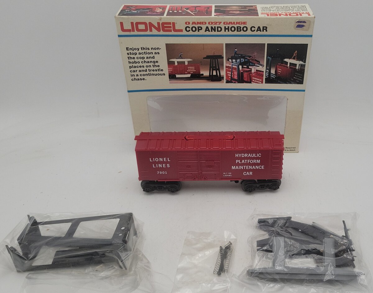 Lionel 6-7901 O Gauge Operating Cop & Hobo Car EX/Box