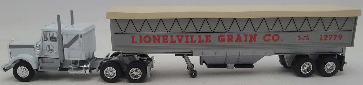 Lionel 6-12779 O Gauge Lionelville Grain Co. Tractor & Grain Rig EX/Box