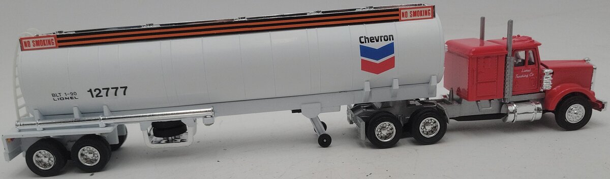 Lionel 6-12777 O Gauge Chevron Tractor and Tanker EX/Box