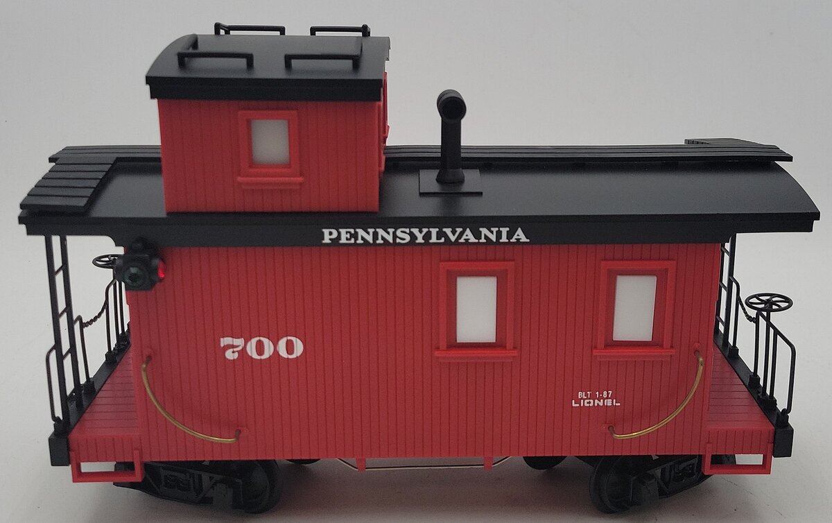 Lionel 8-87700 G Pennsylvania Illuminated Caboose #700 VG/Box