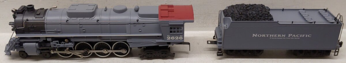 Lionel 6-18016 O Gauge Northern Pacific 4-8-4 Steam Locomotive & Tender #2626 EX/Box