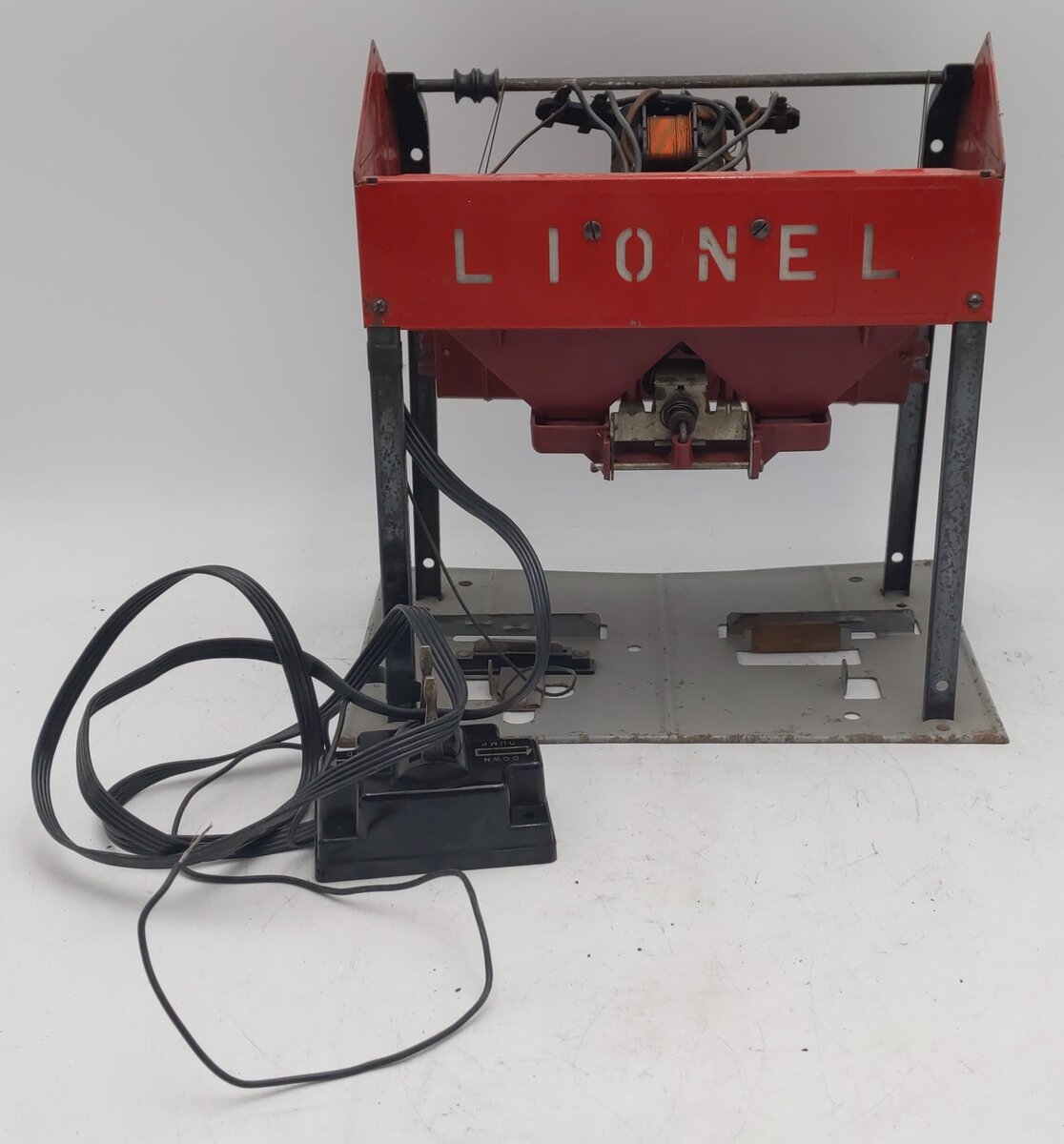 Lionel 497 Vintage O Operating Coaling Station