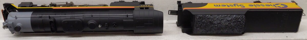 Lionel 6-18011 O Gauge Chessie 4-8-4 T1 Steam Locomotive & Tender #2101 EX/Box