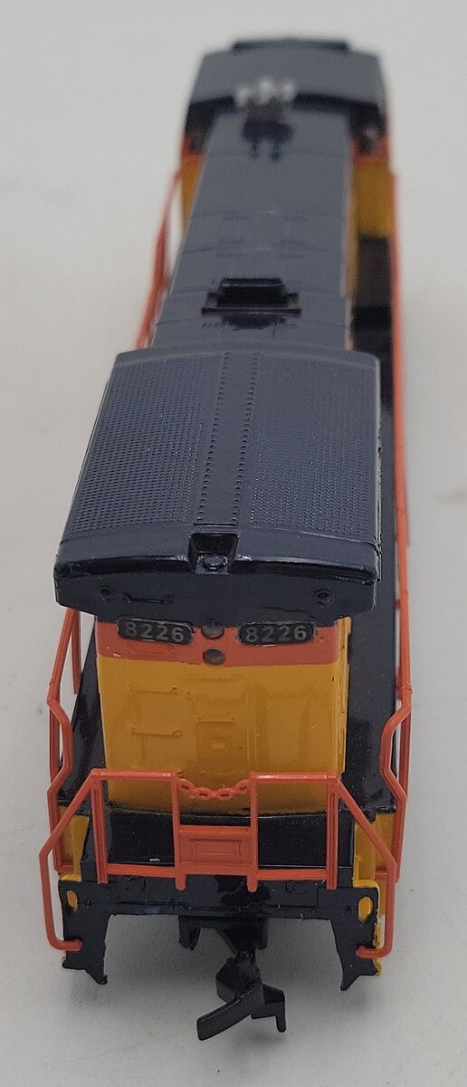Bachmann 41-650-09 HO C&O BQ 23-7 Diesel #8226 EX/Box
