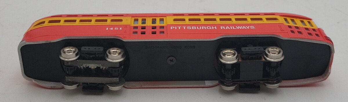 Bachmann 41-629-C4 HO Scale Pittsburgh Railways Streamline PCC Trolley #1451 EX/Box